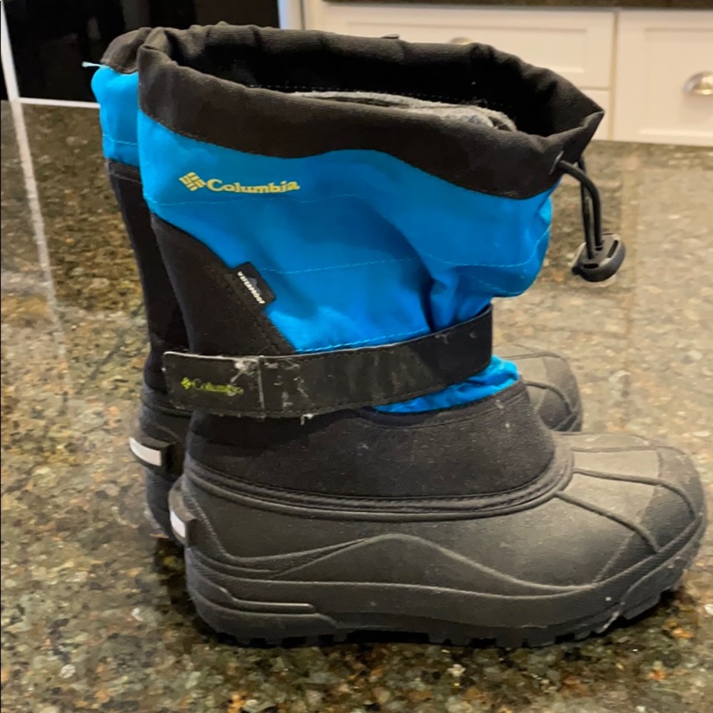 Columbia Kids Blue and Black Boots